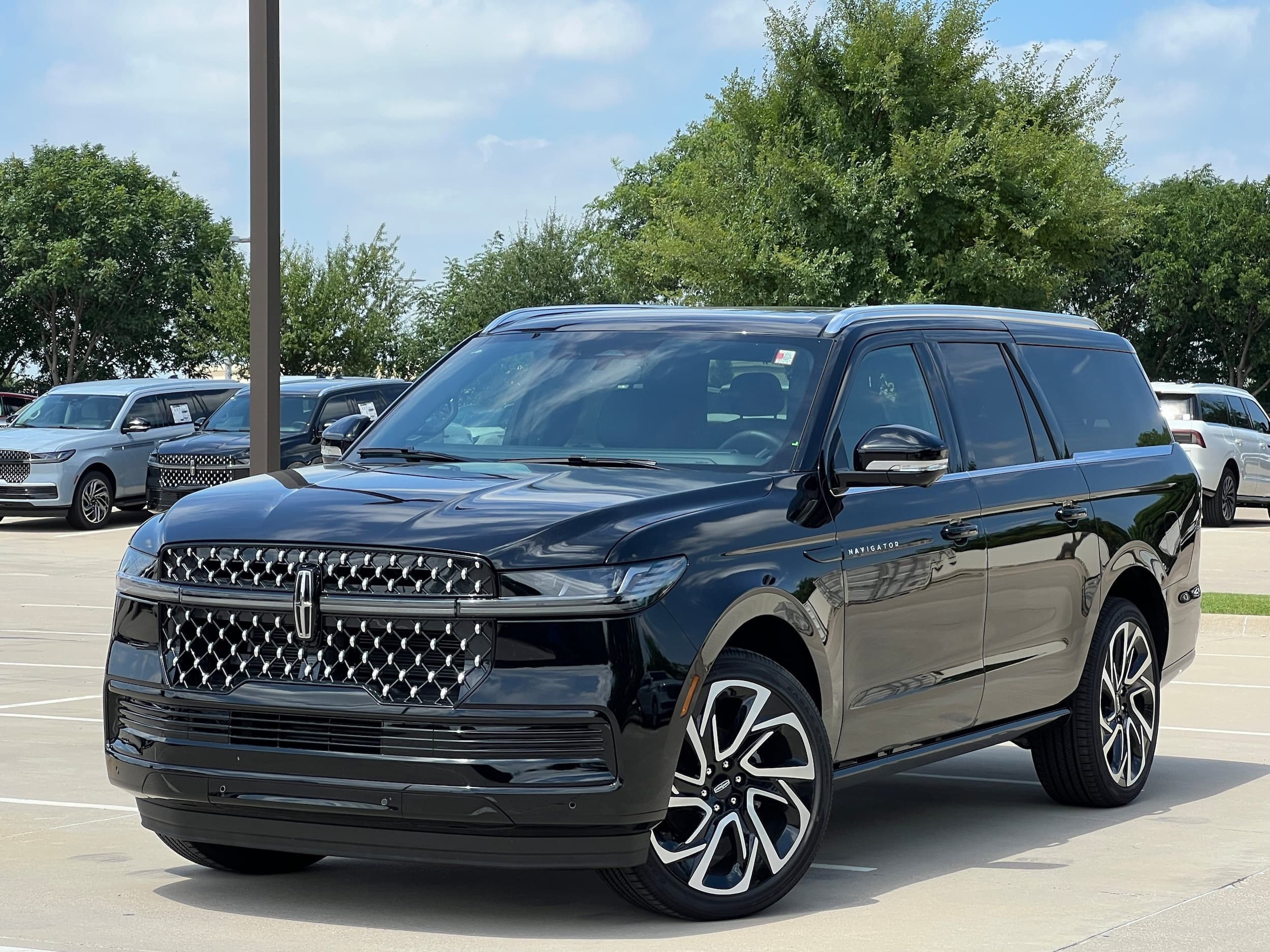 Ambassador Buses Lincoln Navigator executive SUV